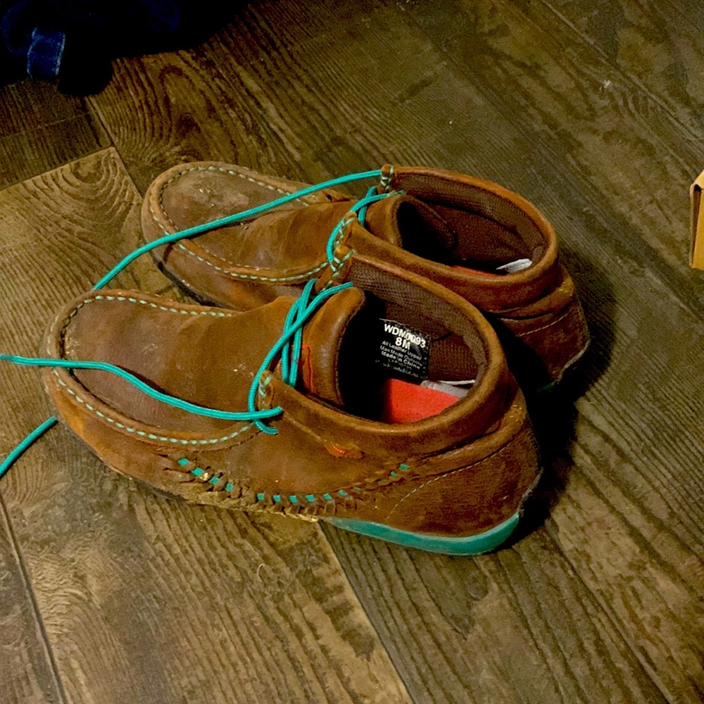 Women’s size 8 Twisted X lace up boots